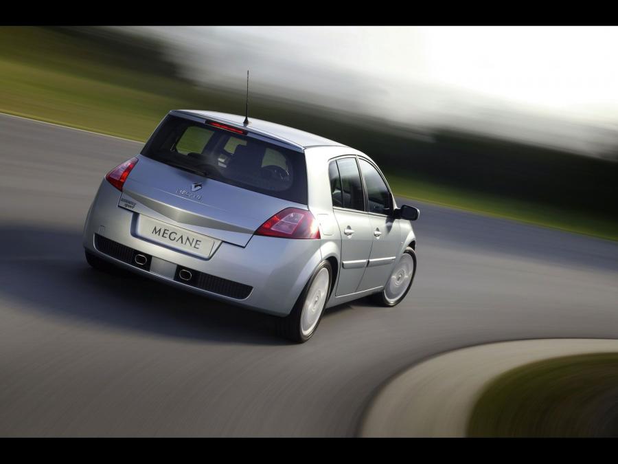  Renault Megane RS 2004 года  (фото 13 из 34)
